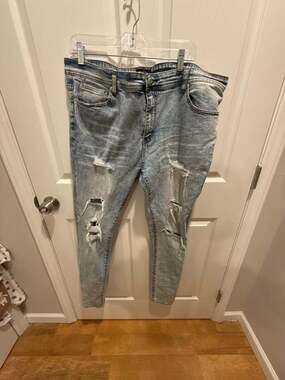 Nova Men Light Wash Distressed Skinny Denim Jeans Size 42